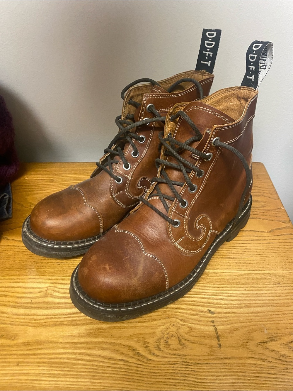 JOHN FLUEVOG 7th Heaven Derby Swirl Brown boots Size 8